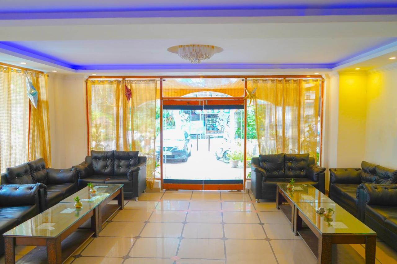 Hotel Akash Regency Manāli Exteriér fotografie
