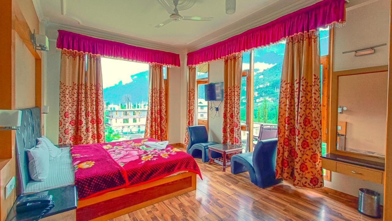 Hotel Akash Regency Manāli Exteriér fotografie