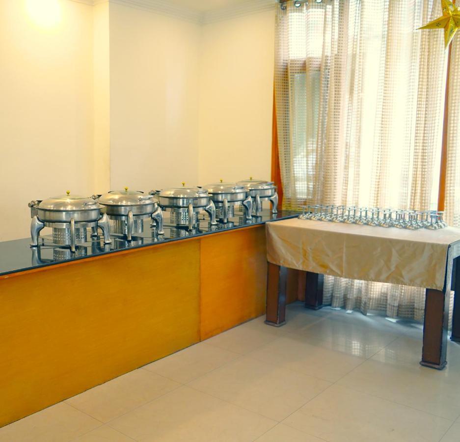 Hotel Akash Regency Manāli Exteriér fotografie