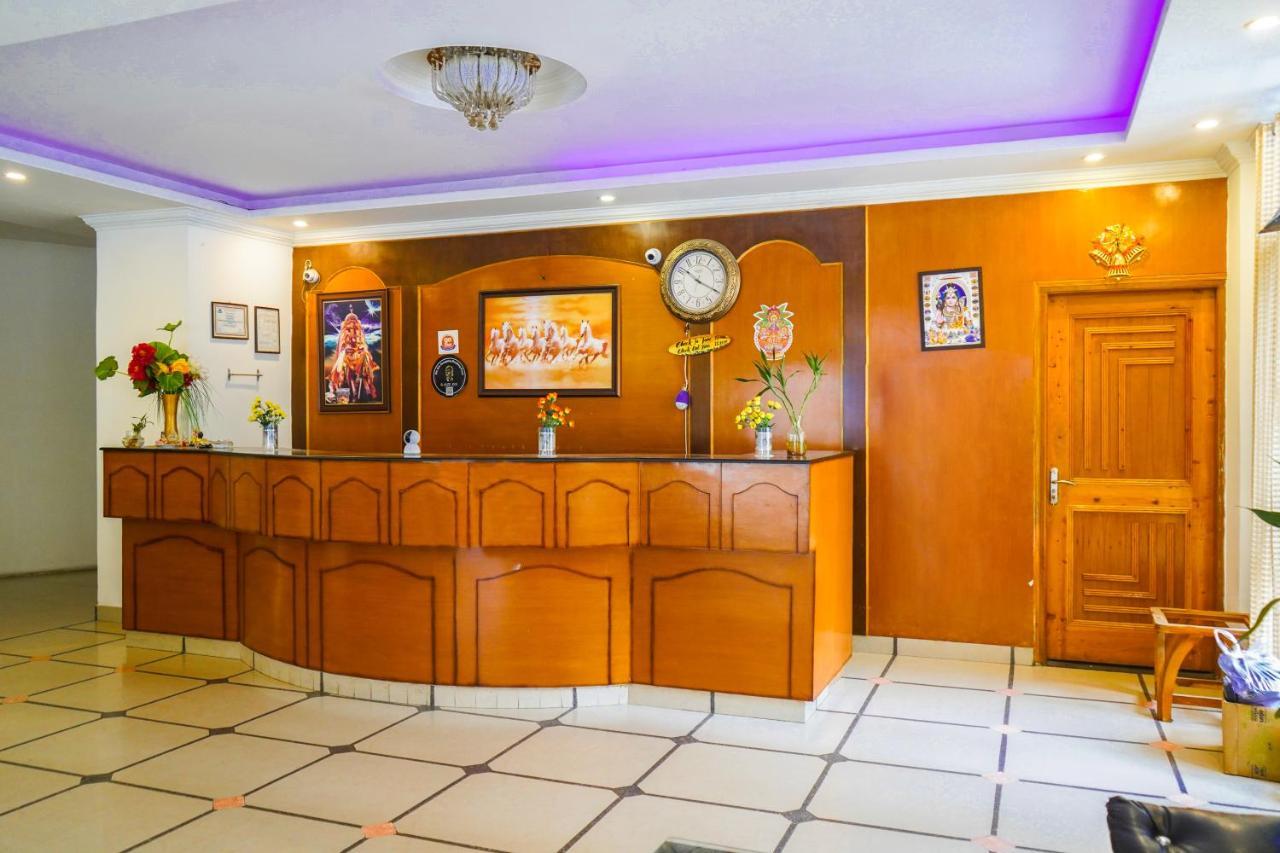 Hotel Akash Regency Manāli Exteriér fotografie