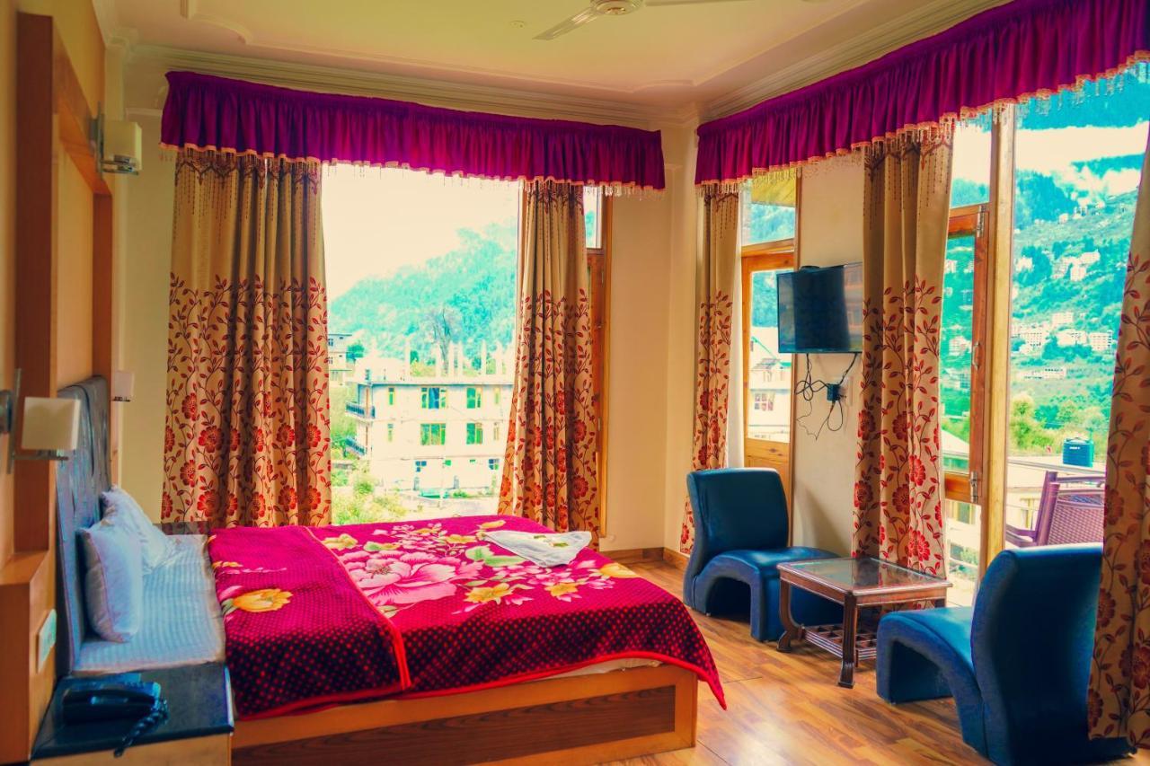 Hotel Akash Regency Manāli Exteriér fotografie