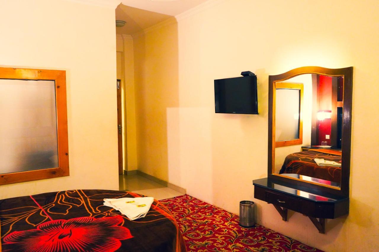 Hotel Akash Regency Manāli Exteriér fotografie
