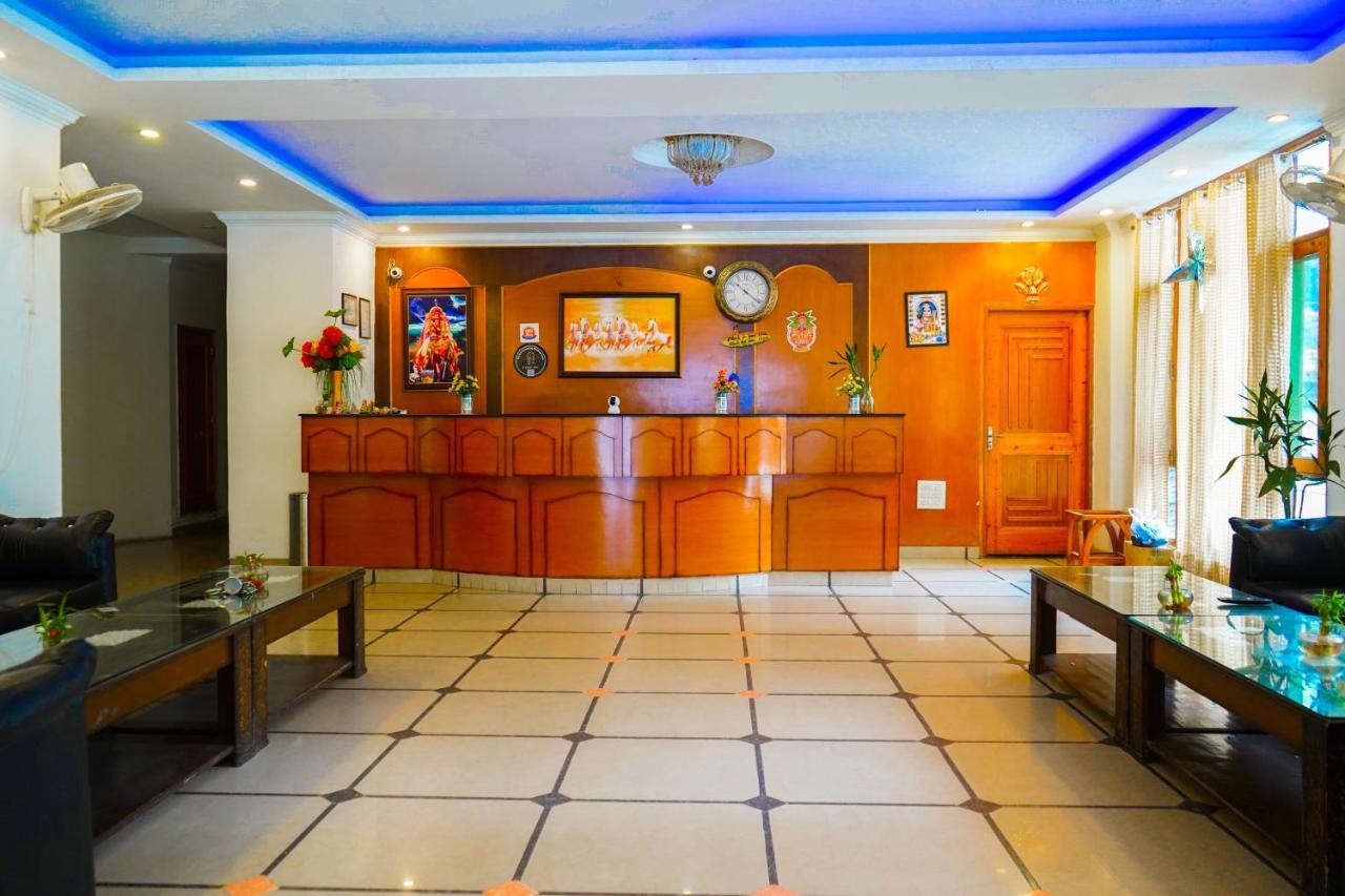 Hotel Akash Regency Manāli Exteriér fotografie