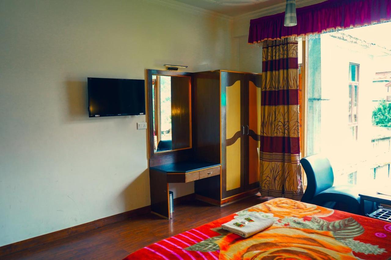 Hotel Akash Regency Manāli Exteriér fotografie